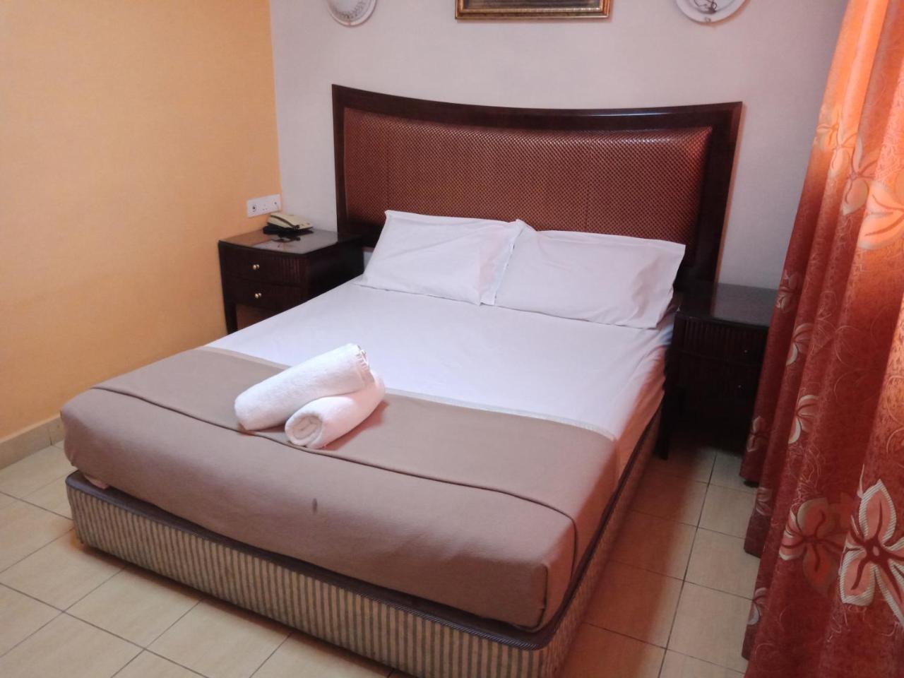 Hotel Times Inn Batu Caves 甲洞 外观 照片